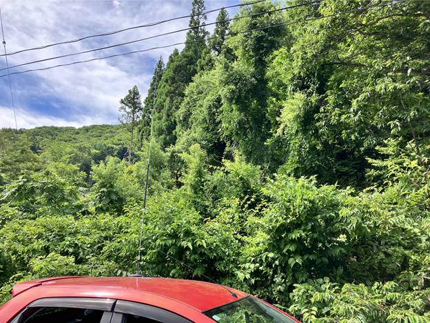 道路わきの広場で運用。とにかく暑かった