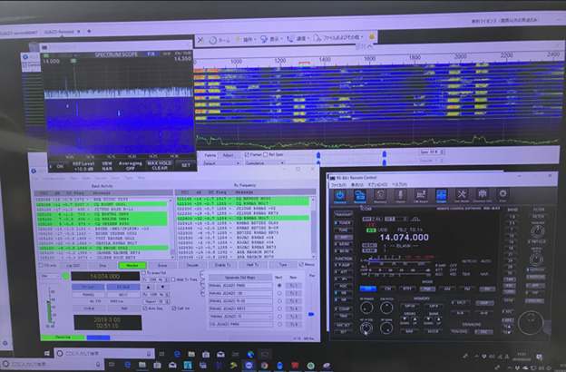 FT8を運用中の画面。リモート局に設置したパソコンの画面を、自宅のパソコンで表示し、操作している
