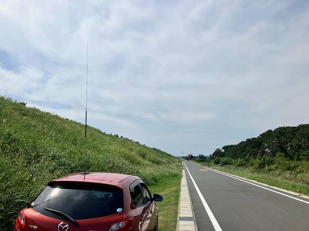 堤防沿いの道はまっすぐで、運用スペースもあり、天気も良く、気持ちよかった。