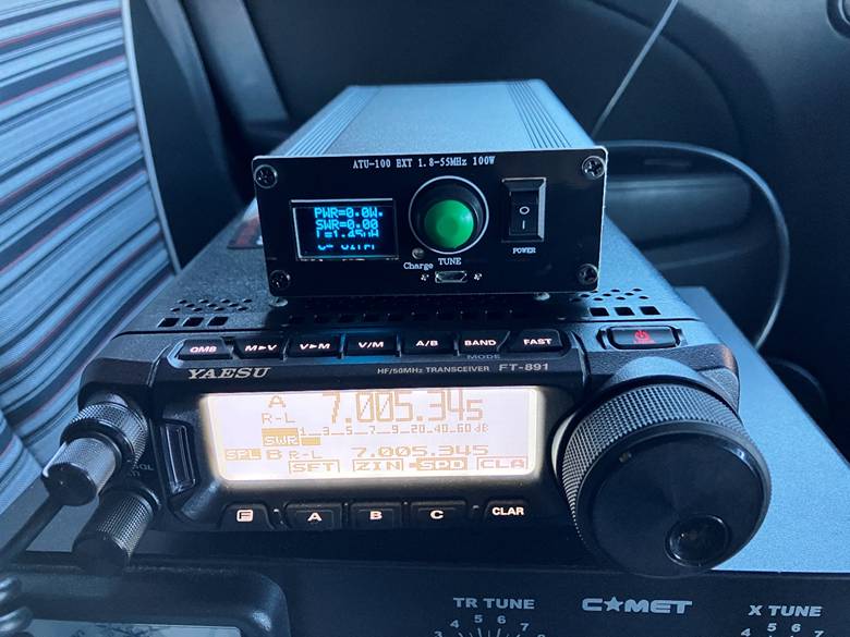 ATU-100は、小型で軽く使いやすい